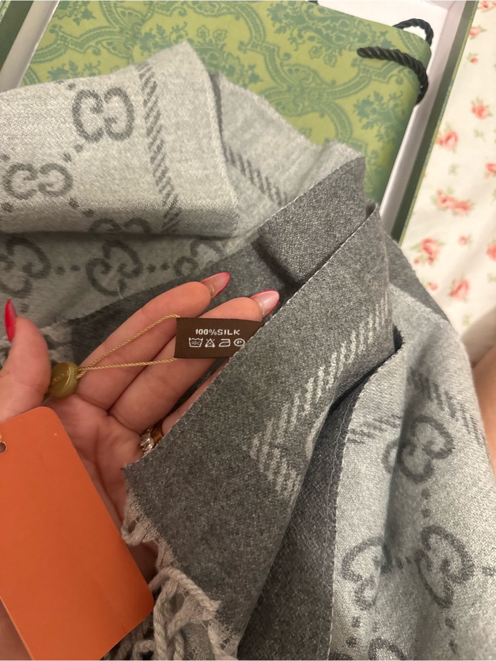 reversible scarf - Picture 6 of 9